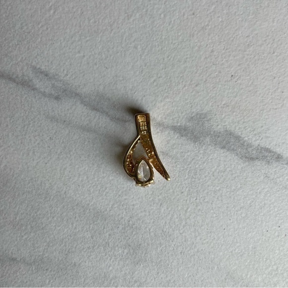 Vintage UTC 925 Sterling Silver CZ Pendant Swirl Pear Cubic Zirconia Sparkly - Picture 6 of 11